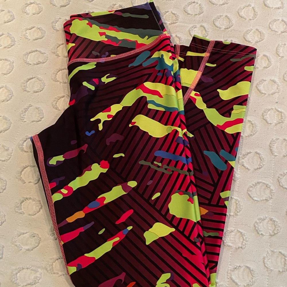 Cima Activewear: Printed Leggings- One Size Fits All